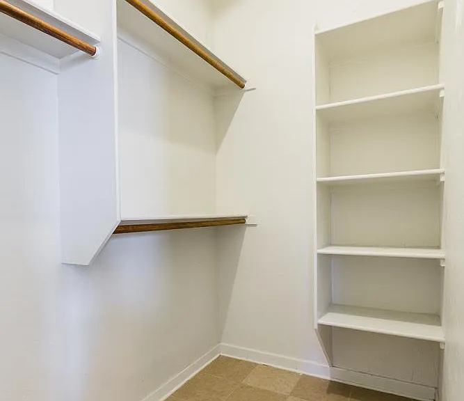 348 S 6th Ave — Photo 19