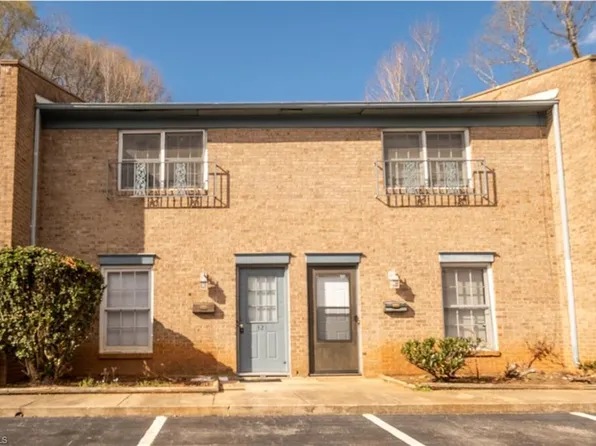 321 Vineyard Park Ct, Winston Salem, NC 27104