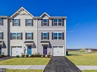 61 Shubunkin Rd, Inwood, WV 25428