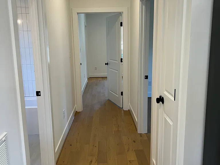 115 W 14th St #B — Photo 10
