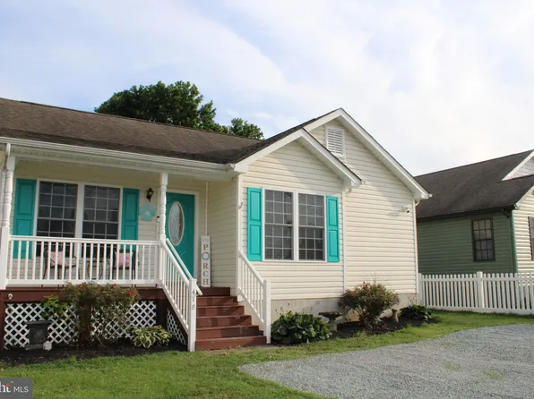 418 Lincoln Ave, Colonial Beach, VA 22443