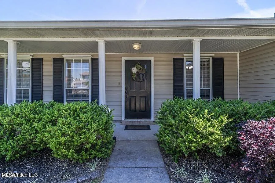 Building Photo - 16222 Saddle Dr