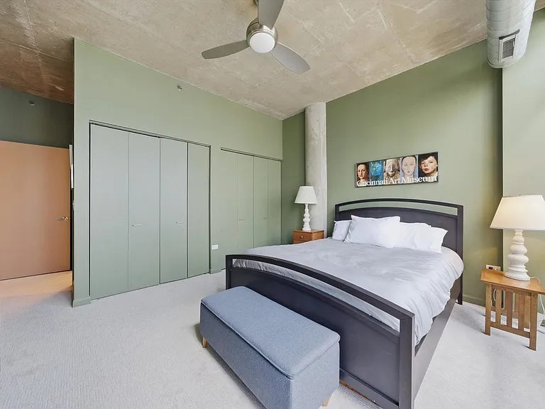 125 E 13th St #1401 — Photo 5