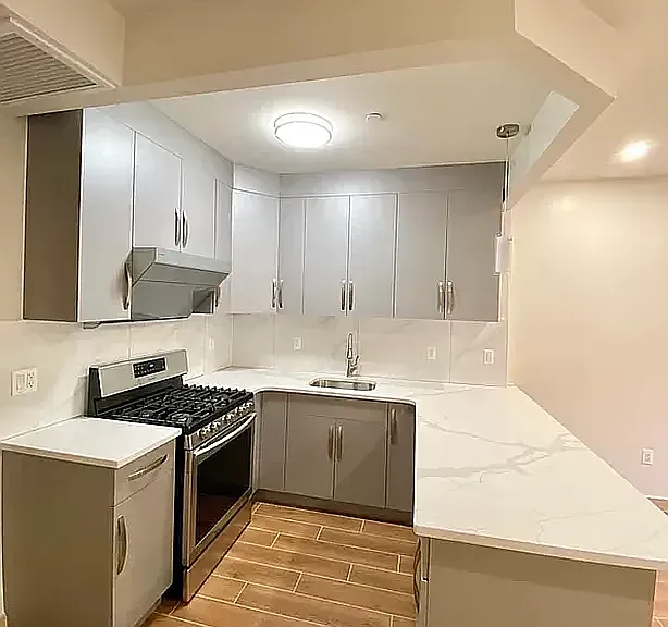 42-22 Crescent St #5A — Photo 2