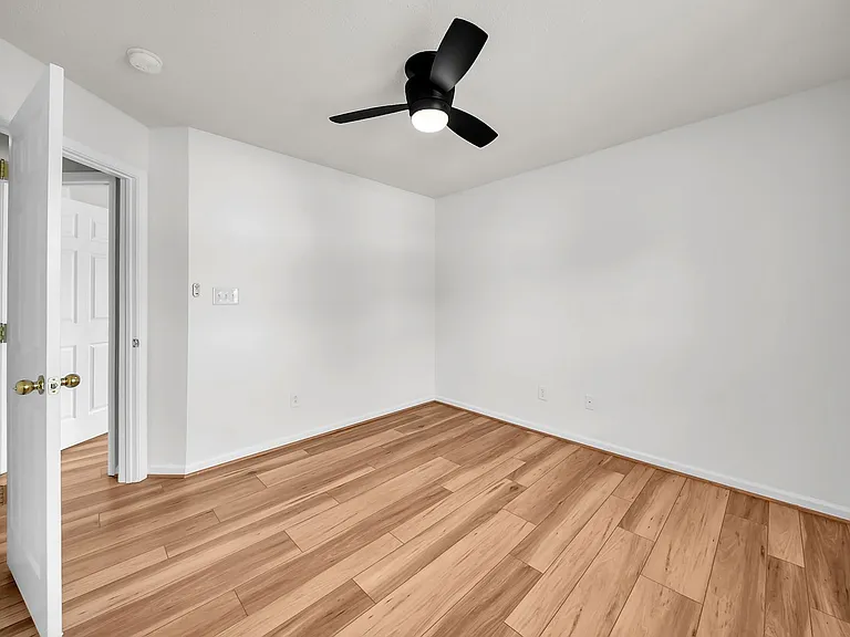 408 Holmes Blvd — Photo 51