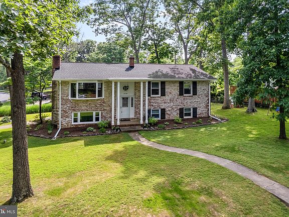 2nd image of 2720 Lury Ln
