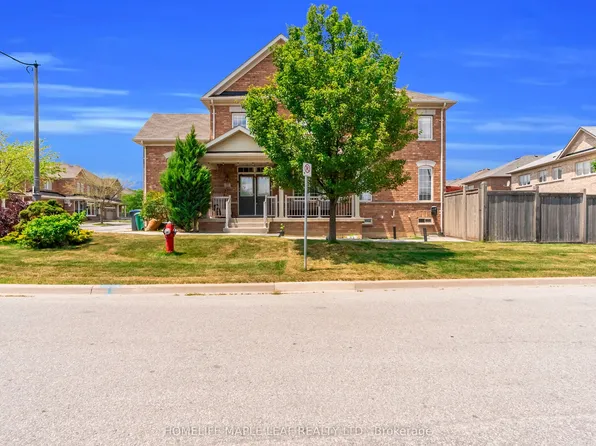 32 Orangeblossom Trl, Brampton, ON L6X 3B4