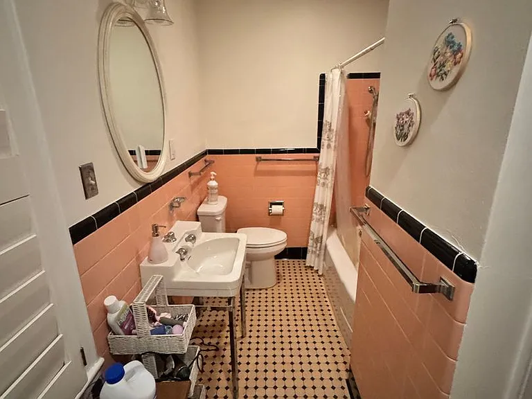 906 Crescent Cir — Photo 58