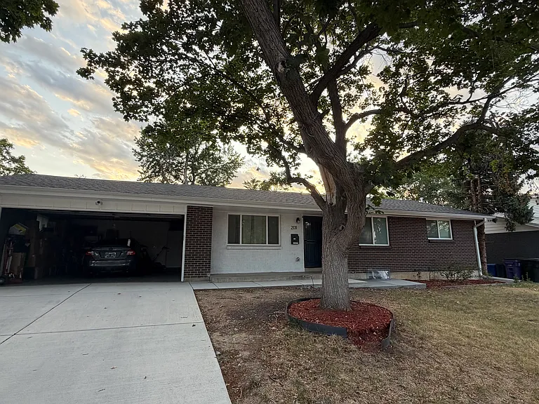 2131 S Gray St — Photo 1
