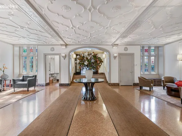 333 East 53rd Street image 8 of 12