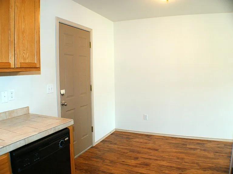 2318 Sailing Way N — Photo 4