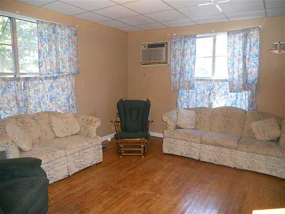 2nd image of 3021 8th Ave