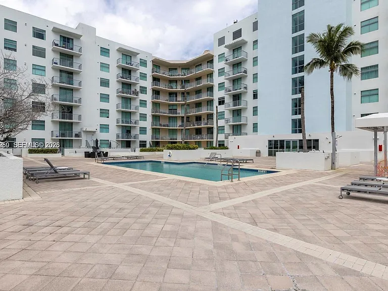 140 S Dixie Hwy #810 — Photo 25