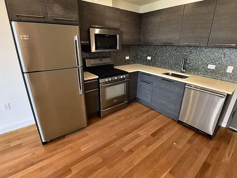 3 Revere Ct #2704 — Photo 7