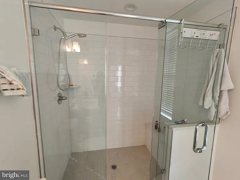 3115 Parkview Walk — Photo 35