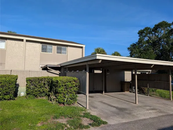 8710 Plum Ln, Temple Terrace, FL 33637