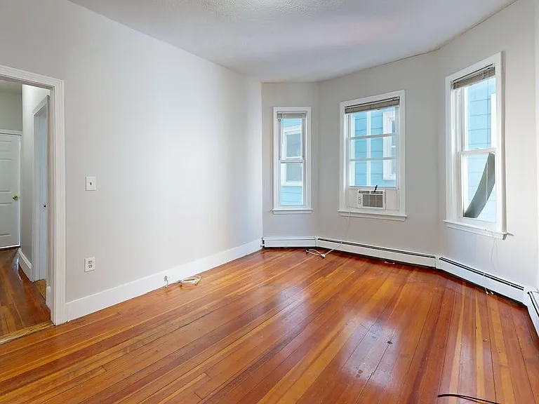 273 Maverick St #2 — Photo 7