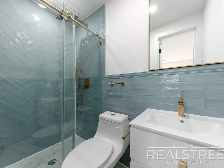 15 Hampton Pl #2 — Photo 8