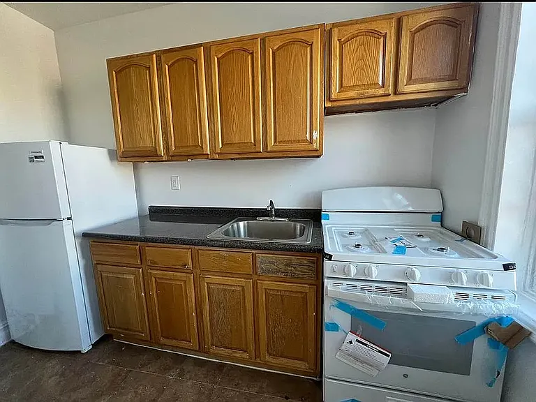 2387 Morris Ave #A2 — Photo 2