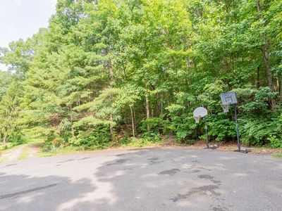 Crimson Ln, Max Meadows, VA, 24360