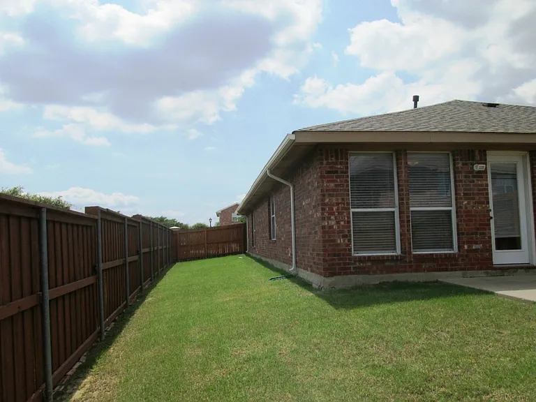 9102 Gaspard Ct — Photo 10
