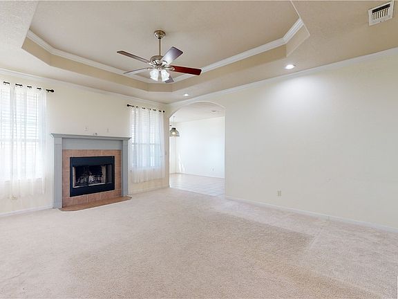 4th image of 304 Rowdy Dr