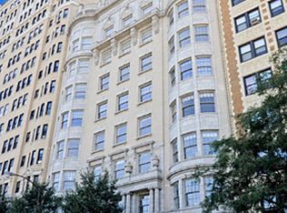 3314 N Lake Shore Dr APT 8C, Chicago, IL 60657 | Zillow