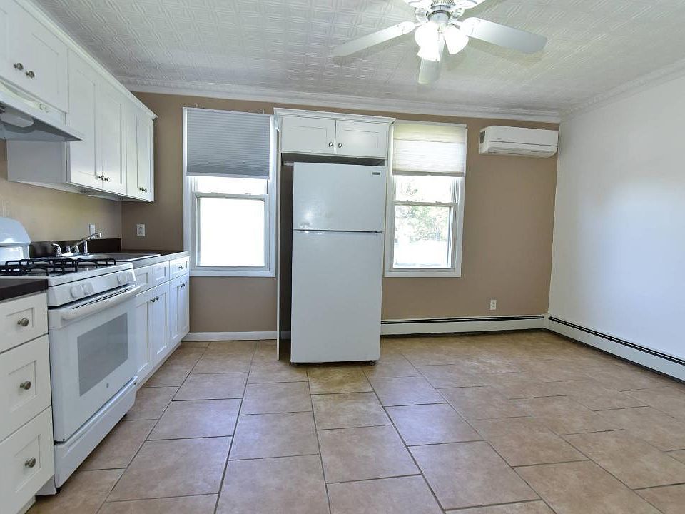 2nd image of 16 N 14th St Floor 2
