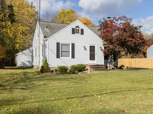 2186 Canterbury Rd, Westlake, OH 44145