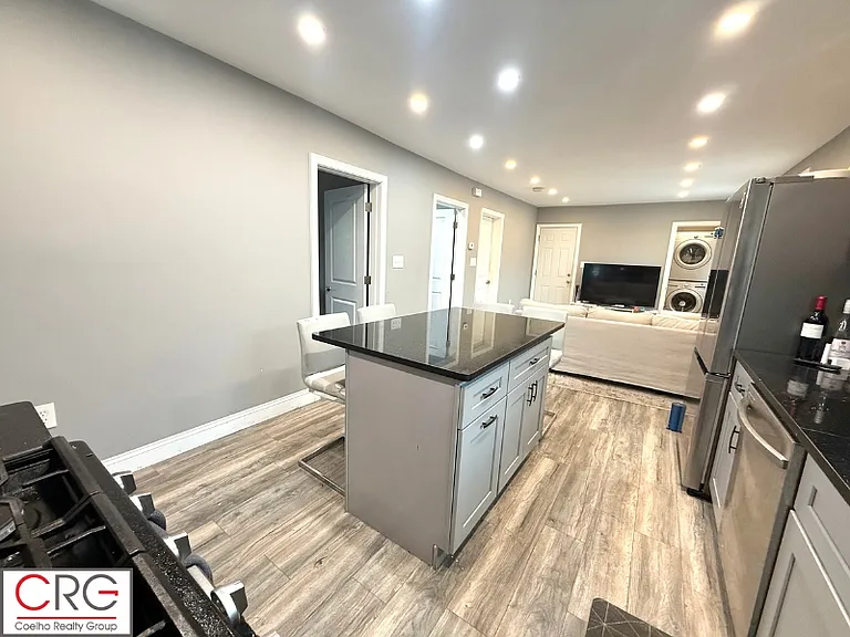 14 Vermont Ave #3 — Photo 3