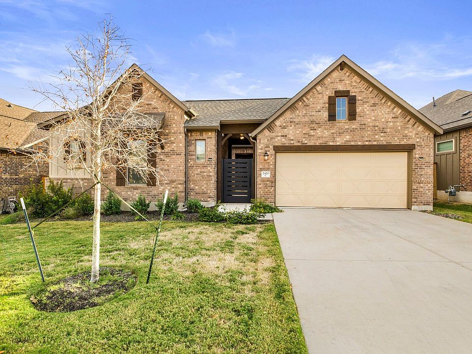 Spacious single story home in Palmera Ridge.