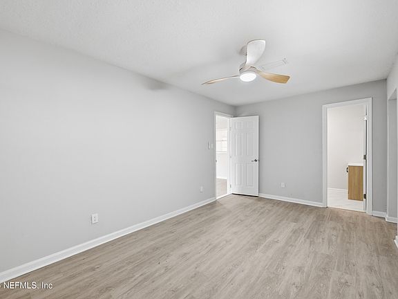 5th image of 6039 GLENN ROSE Drive