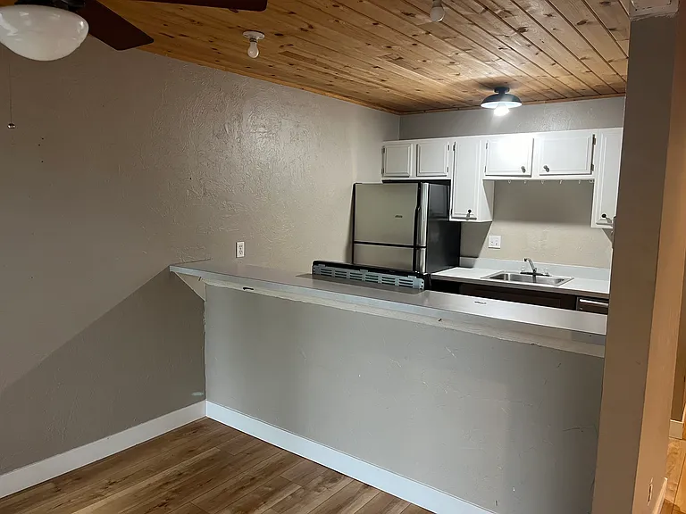 3020 Village Dr #414 — Photo 2