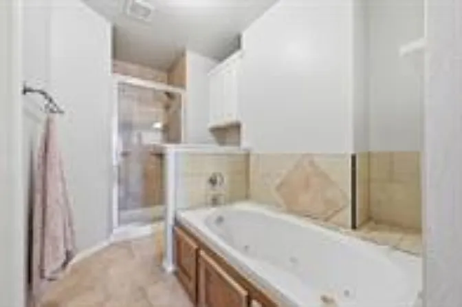 7500 Meadow Lake Dr — Photo 2