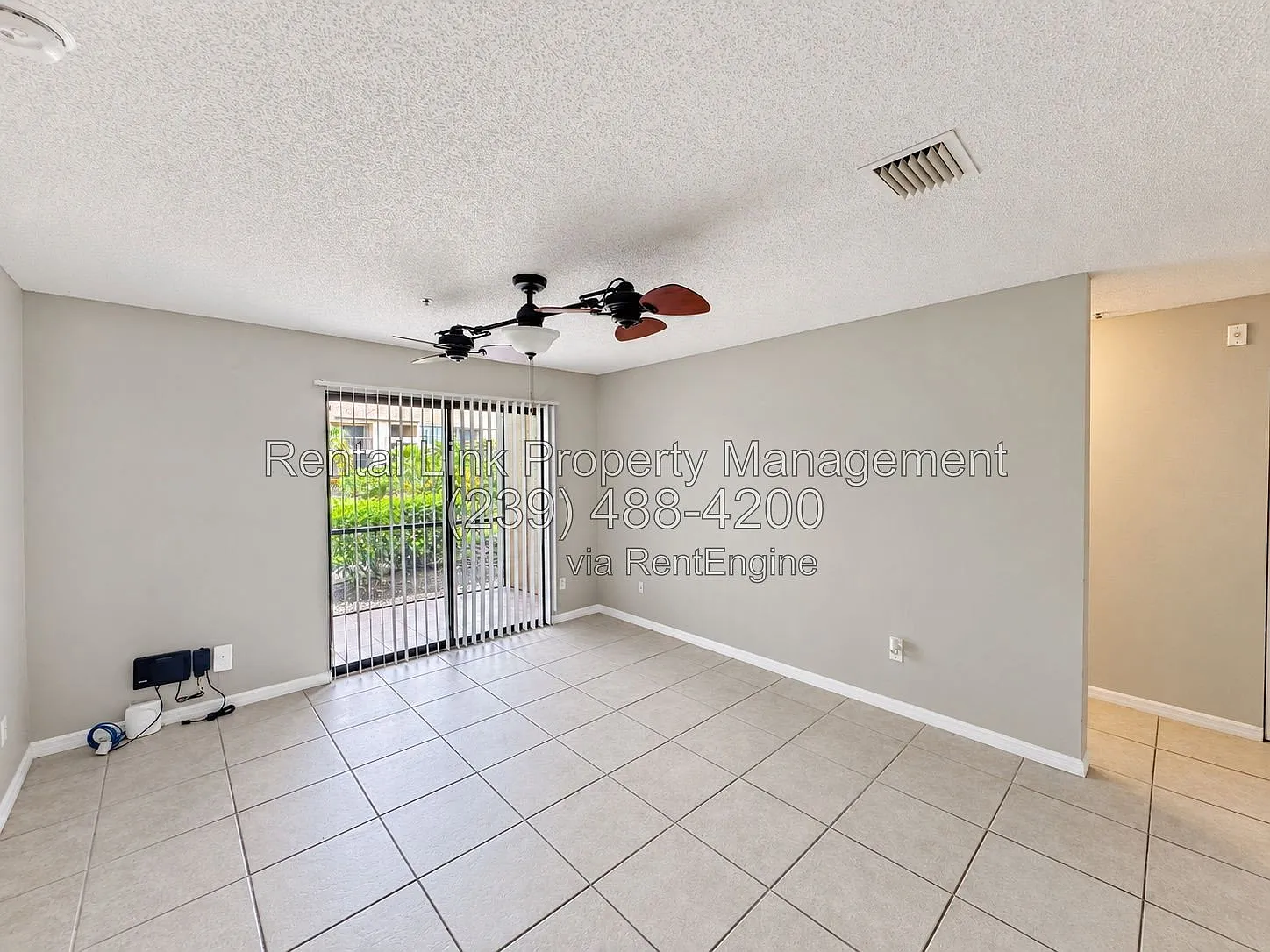 2 bed, 2.0 bath, 972 sqft, $1,595 — Photo 2