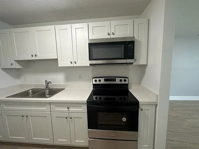 5911 NE 18th Ave — Photo 7