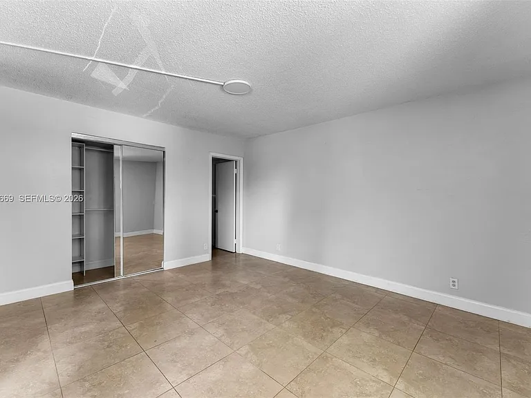 9001 SW 77th Ave #C202 — Photo 10