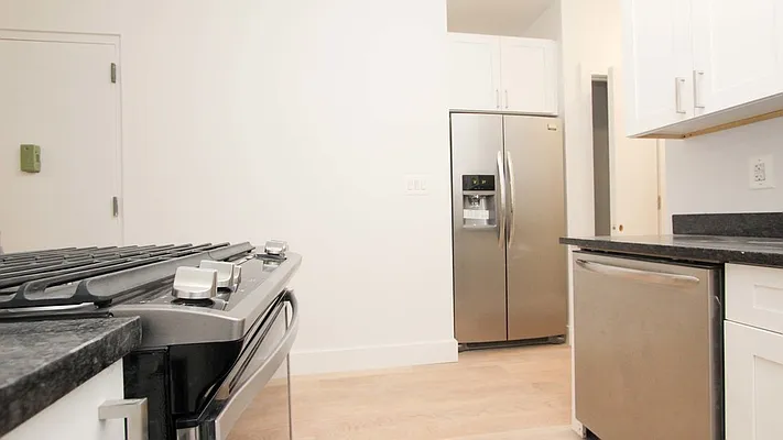 Rented by Nooklyn NYC LLC | media 18
