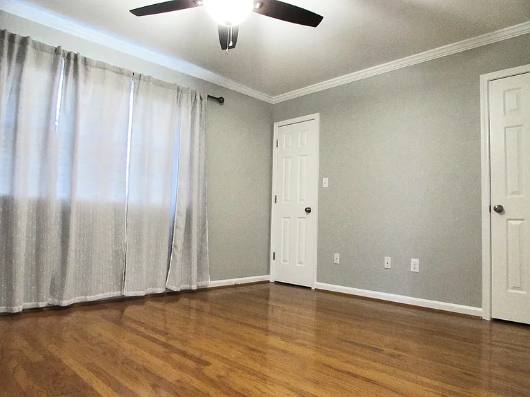 106 Yorkshire Dr — Photo 8