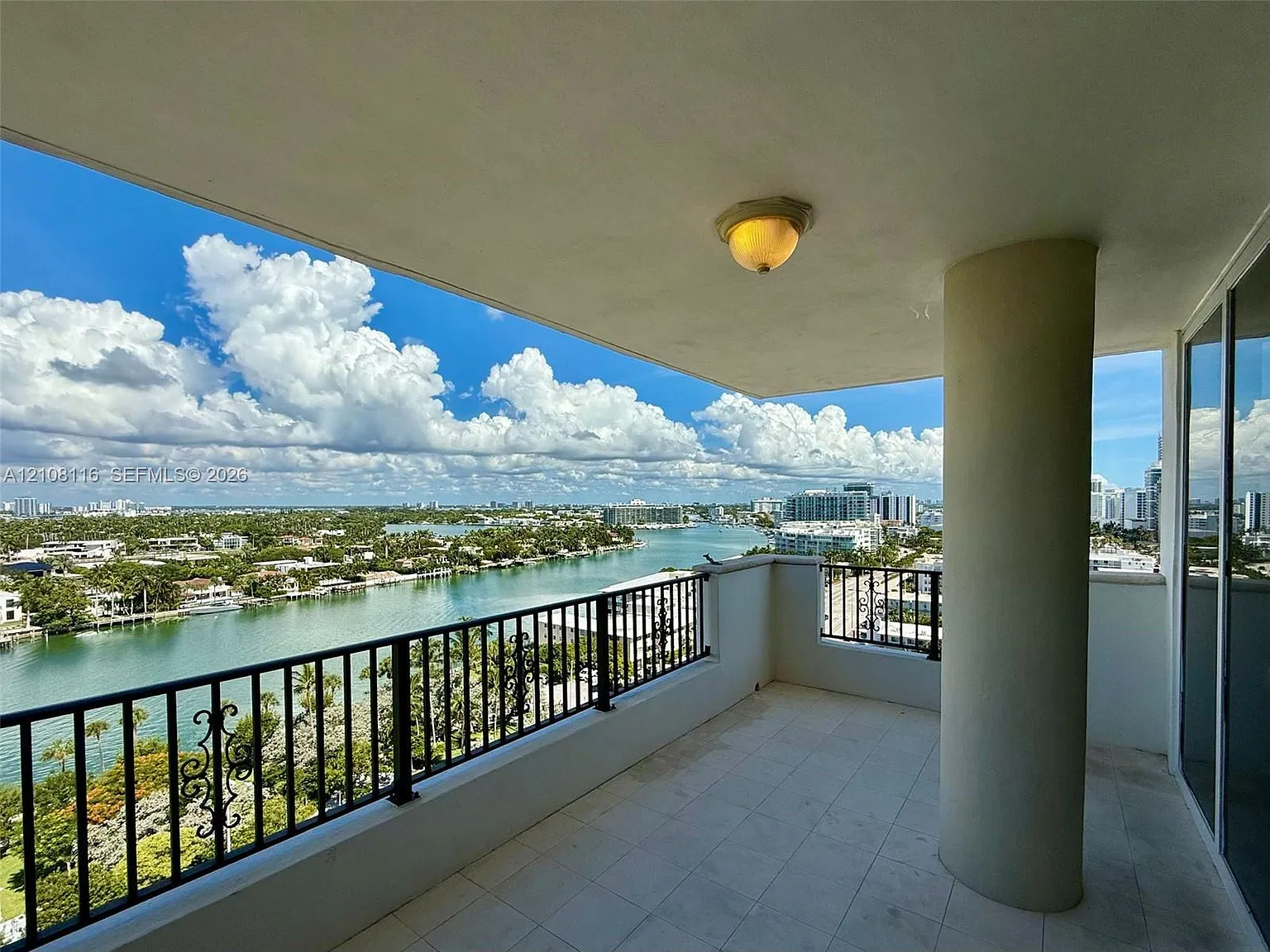 Florida Towers Condo — Photo 2