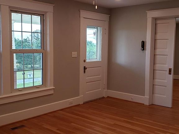 Large foyer could serve as a sitting area.