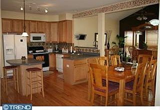 4th image of 92 Orlando Dr