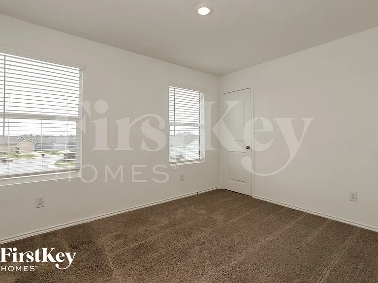 2439 Lake Hls — Photo 14