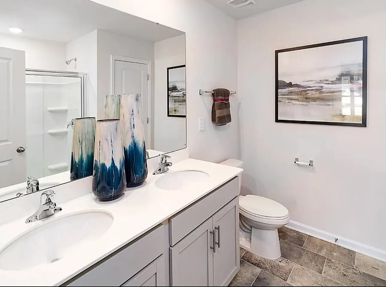 4 bed, 1995 sqft, $2,640 — Photo 4