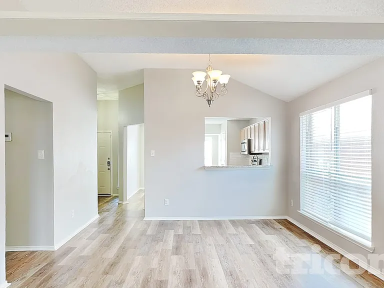2516 Concina Way — Photo 3