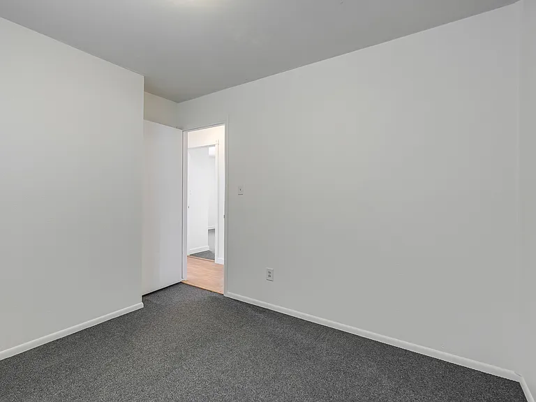 106 N Norman Ave — Photo 5