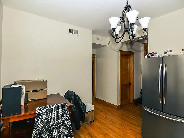 852 N Leavitt St #4 — Photo 4