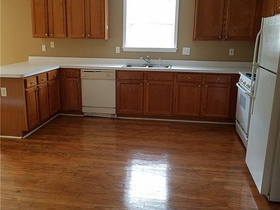4th image of 781 Norwalk Hill Ct