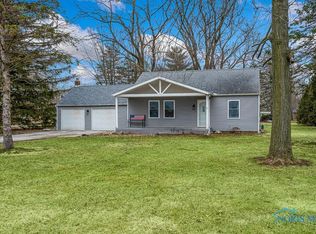 923 Bradner Rd, Northwood, OH 43619