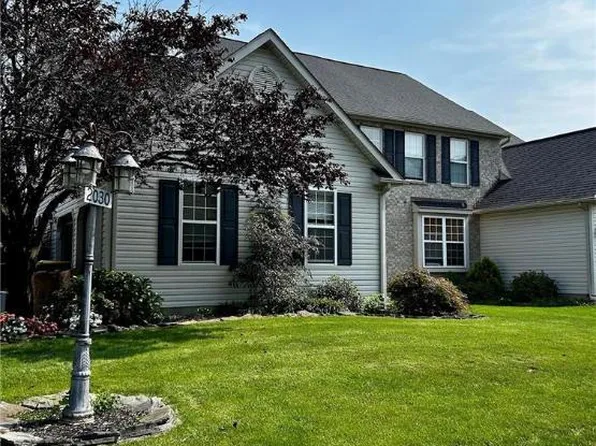 2030 Rolling Meadow Dr, Macungie, PA 18062